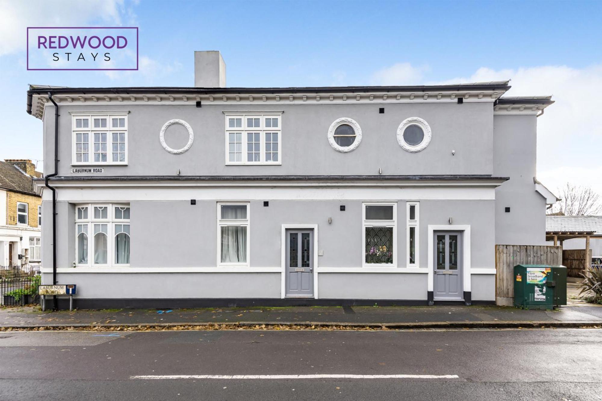 1 Bed 1 Bath Town Center Apartments For Corporates & Contractors, Wifi, Netflix And Parking On Selected Units By Redwood Stays Aldershot Extérieur photo