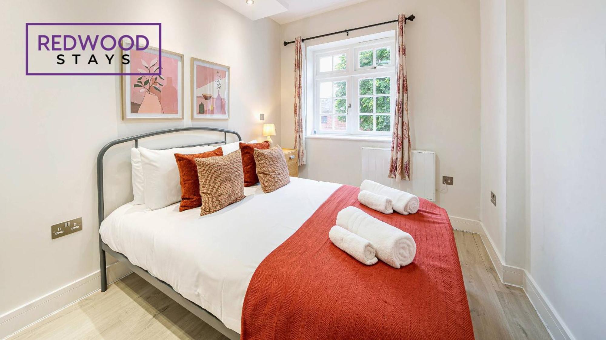 1 Bed 1 Bath Town Center Apartments For Corporates & Contractors, Wifi, Netflix And Parking On Selected Units By Redwood Stays Aldershot Extérieur photo