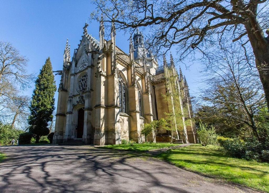 1 Bed 1 Bath Town Center Apartments For Corporates & Contractors, Wifi, Netflix And Parking On Selected Units By Redwood Stays Aldershot Extérieur photo